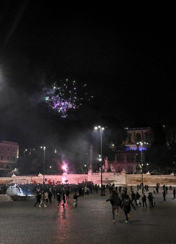&ldquo;Abbiamo vinto&rdquo;, ma abbiamo chi? Propagandalive mostra piazza del Popolo in festa per la chiusura del referendum ma dove sono tutti i giovani che hanno votato?