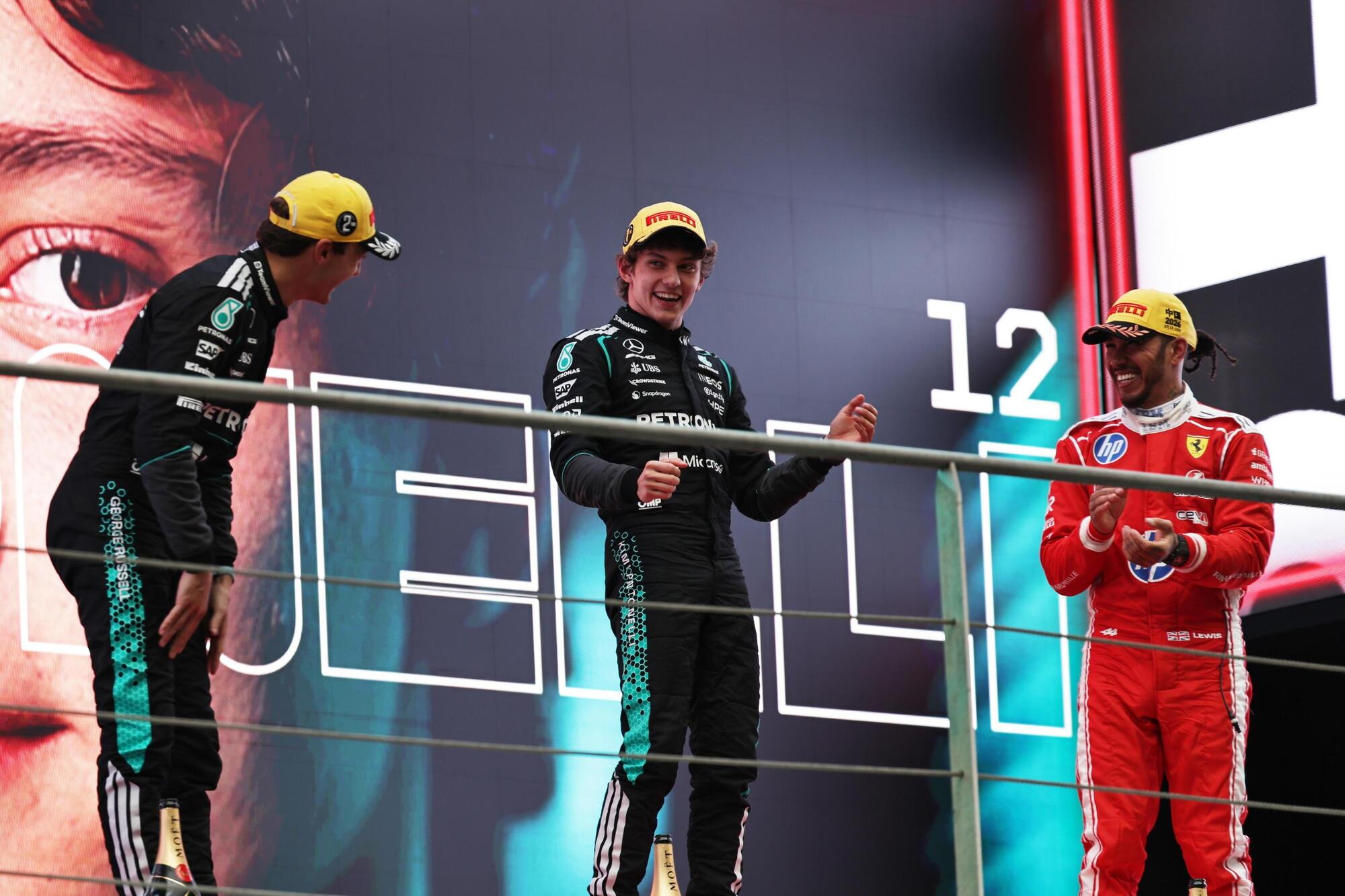 Lewis Hamilton Kimi Antonelli Cina Podio