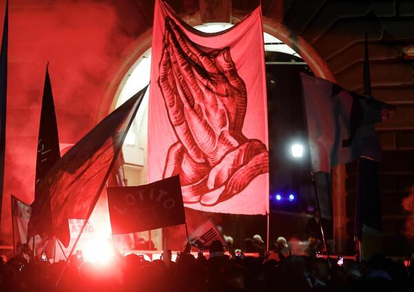 Gli eredi di Diabolik aizzano la rivolta della curva Nord contro Lotito? L&rsquo;uomo di Piscitelli (e considerato vicino ai Senese) e la presunta filiera dietro ai gadget degli ultras della Lazio