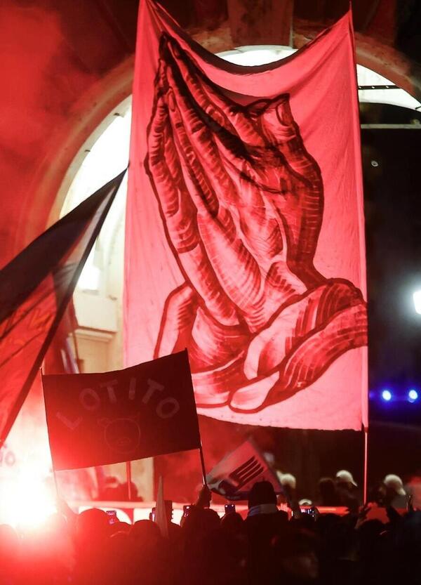 Gli eredi di Diabolik aizzano la rivolta della curva Nord contro Lotito? L&rsquo;uomo di Piscitelli (e considerato vicino ai Senese) e la presunta filiera dietro ai gadget degli ultras della Lazio