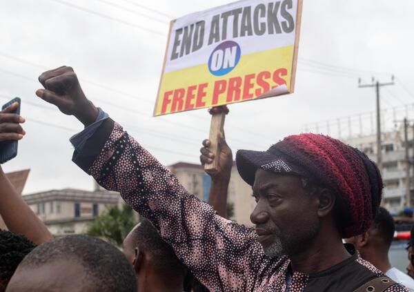 Viva il giornalismo e gli editori liberi (come MOW): Alberto Nerazzini sul Fatto e la consapevolezza che il potere non &egrave; intoccabile. Ma le statistiche sulla libert&agrave; di stampa in Italia fanno paura