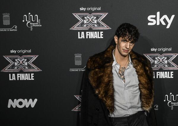 Achille Lauro si sbarazza di X Factor, o &egrave; X Factor che si sbarazza di Achille Lauro? Il programma di Sky cambia pi&ugrave; giudici che concorrenti, e stavolta era tutto previsto