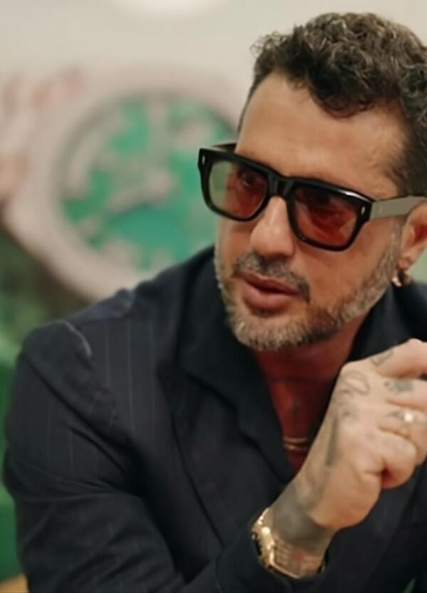 Corona asfalta &ldquo;Pulp Podcast&rdquo;: &ldquo;Fedez e Mr. Marra hanno fatto vincere il No al referendum&rdquo;. E se fosse lui il prossimo ospite?