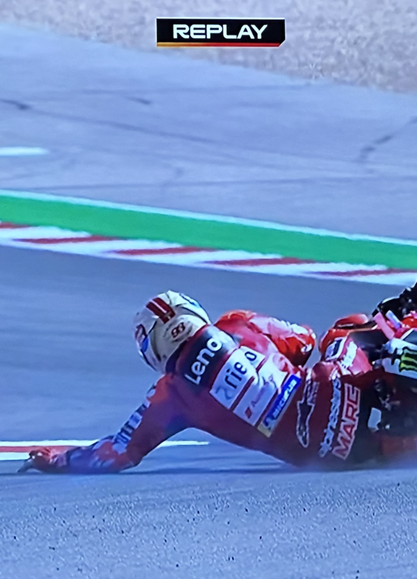 Marc Marquez inaugura Austin con una spaventosa caduta in curva 10: &egrave; ancora il favorito, anche se difficilmente rivedremo il mattatore del 2025