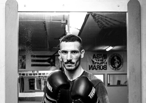 Del tempo che passa, dei pugni sulle gengive che la vita ci rifila: l'epica crudele di Fabio 'Spigolo' Mastromarino, che credeva solo nella dinamite