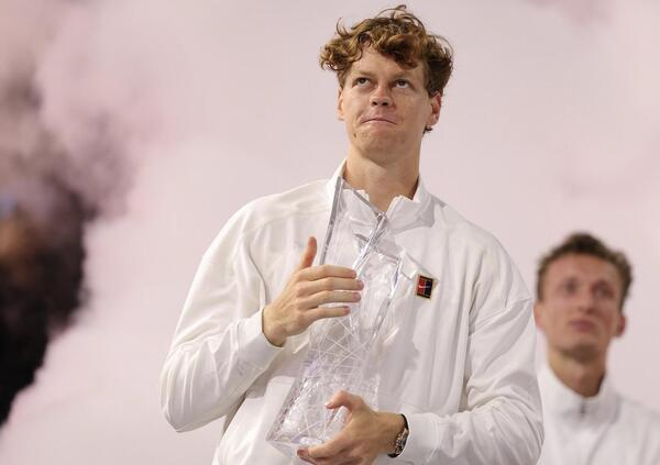 Sinner ha gli occhi sul Roland Garros (e su Carlos Alcaraz). I dubbi di Paolo Bertolucci: &ldquo;Jannik giocher&agrave; a Montecarlo? Il cemento americano ti toglie il sangue&rdquo;