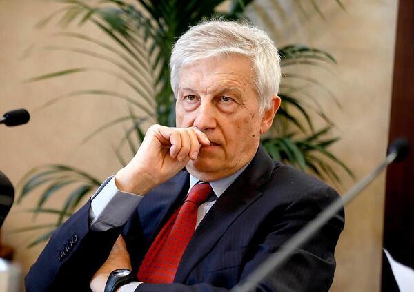 Aldo Grasso asfalta Diaco e il suo omaggio a Gino Paoli: "Orazione funebre affidata al pi&ugrave; conformista e opportunista dei conduttori"