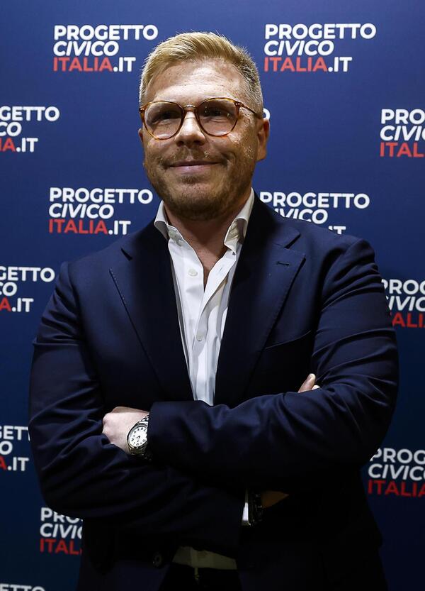 Meloni si scontra con La Vardera per gli aiuti alla Sicilia? &ldquo;Mi ha scritto in privato su Whatsapp"