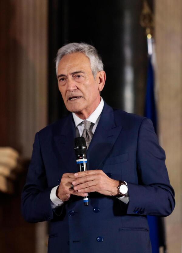 Gravina spara a salve su tutti gli sport dilettantistici: ecco quello che c'&egrave; di sbagliato nelle parole sul professionismo. E Abodi gli chiede di andarsene: &ldquo;Chieder&oacute; personalmente le dimissioni&rdquo;