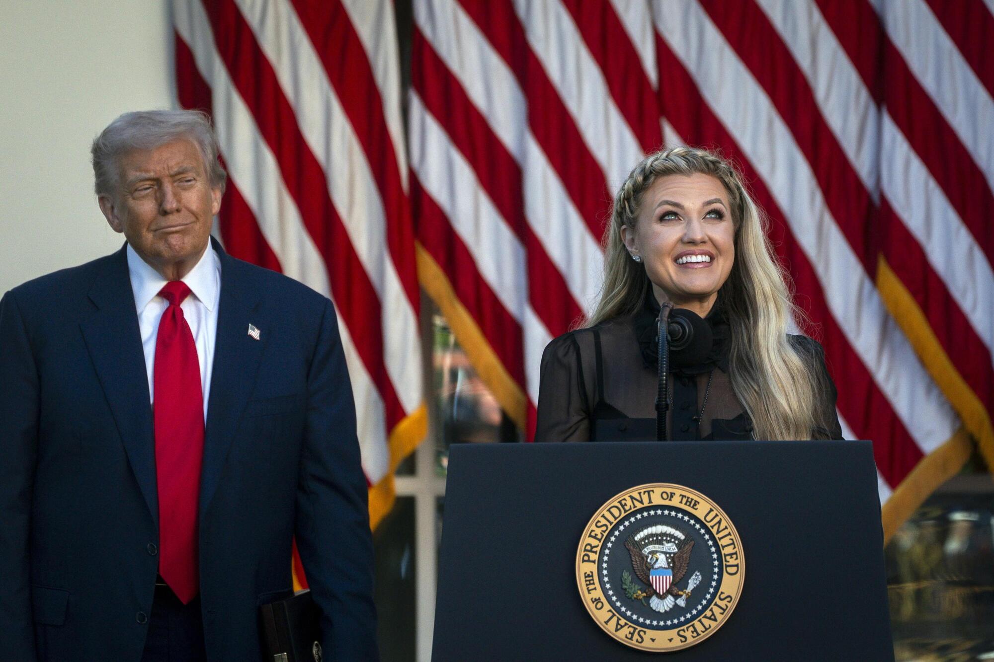 Donald Trump e Erika Kirk, la vedova di Charlie Kirk