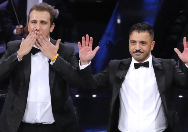 Ma era Stanno Tutti Invitati o Taratat&agrave; (c&rsquo;era pure Bonolis)? La festa di Pio e Amedeo su Canale 5 ha ammosciato il &ldquo;politicamente scorretto&rdquo;