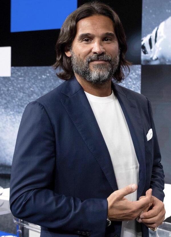 L&rsquo;enorme lezione di Lele Adani sul calcio, l&rsquo;amore e lo sport: &ldquo;A Zenica ero morto dentro per l'Italia, ma ho sentito le vibrazioni di un&rsquo;impresa&rdquo;. E si commuove parlando di una leggenda: Edin Dzeko