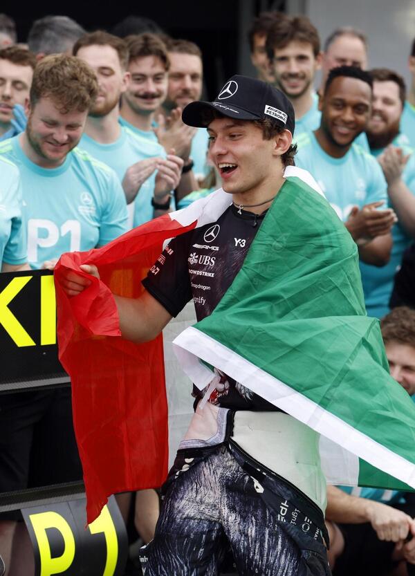 Signori, Kimi Antonelli che percula Gravina &egrave; lo spettacolo del giorno