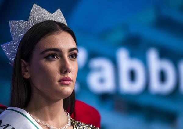 Nell&rsquo;odio social per mesi: sono stata 'omofoba', 'femminicida', 'terrorista', &lsquo;satanista'&hellip; Zeudi Di Palma e tutti gli altri: imparate a gestirlo o ve lo buchiamo &lsquo;sto fandom