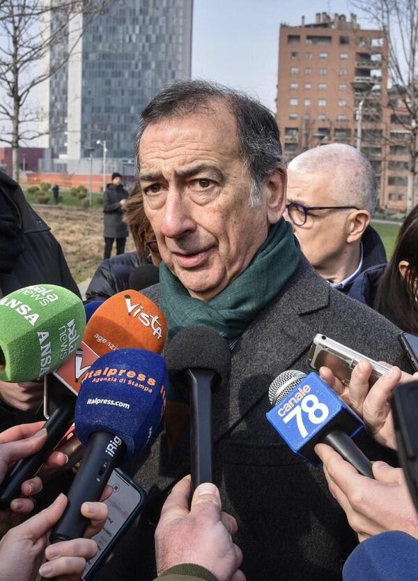 Sala &egrave; il &ldquo;Giano Bifronte&rdquo; di Milano? Barbacetto sul Fatto spiega il doppio volto del Comune