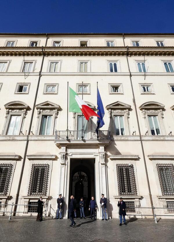 Un nuovo caso Piantedosi? Gira un link del profilo della presunta "Claudia Conte 2" che contiene...