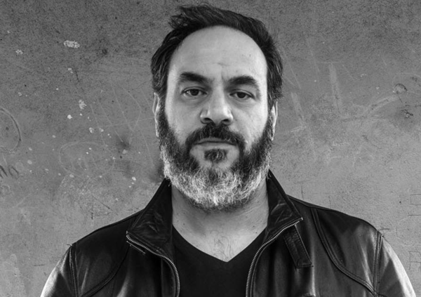 &ldquo;Lo ripeto, pi&ugrave; invochiamo la letteratura pi&ugrave; siamo fottuti&rdquo;. La confessione tremenda di Luca Ricci sul suo ultimo libro &ldquo;Gioco di prestigio&rdquo;