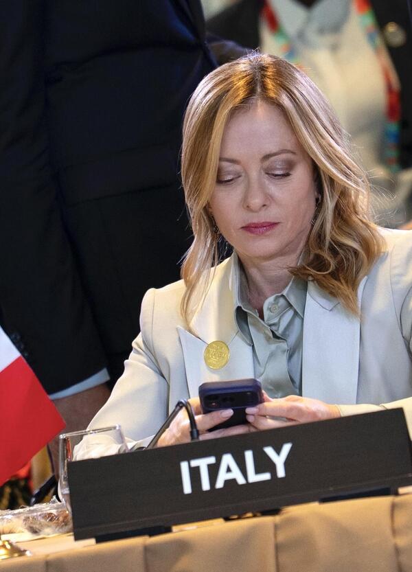 Giorgia Meloni sospende il rinnovo automatico dell'accordo di difesa con Israele
