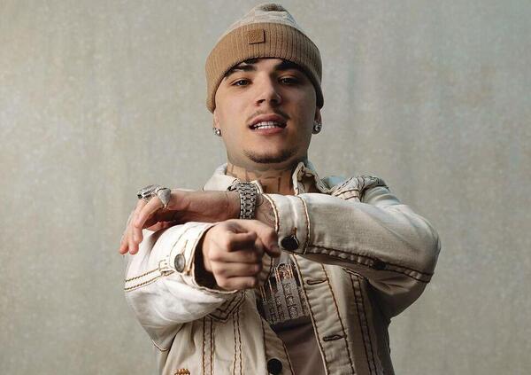 Shiva? &Egrave; il martire di cui ha bisogno la trap, ma non l&rsquo;artista che serve alla musica. Nel suo &ldquo;Vangelo&rdquo; solo pose e comparse