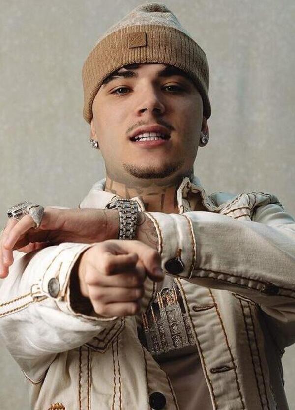 Shiva? &Egrave; il martire di cui ha bisogno la trap, ma non l&rsquo;artista che serve alla musica. Nel suo &ldquo;Vangelo&rdquo; solo pose e comparse