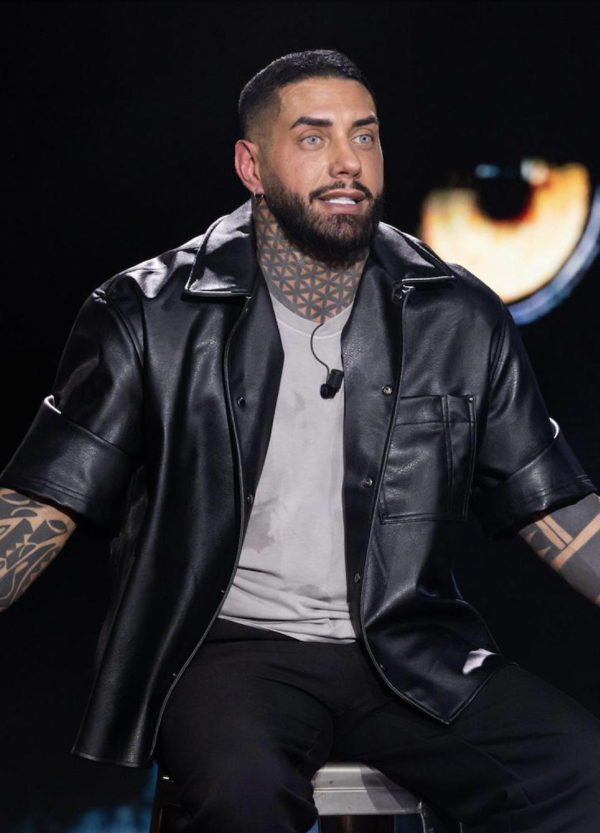 Belve, ma cos'&egrave; Franceco Chiofalo?! Se magna Zalone, Pio e Amedeo e tutti gli altri in una sola intervista. E fa Servizio Pubblico mejo de Alberto Angela