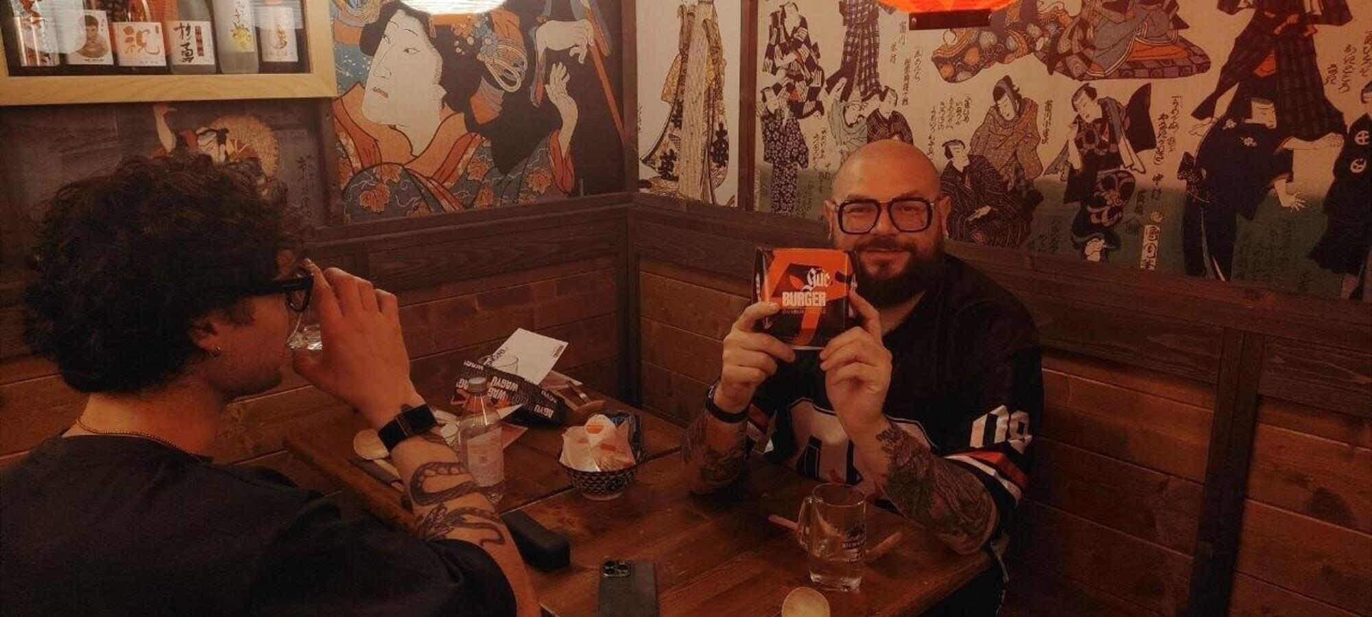 Mocho entusiasta del Gu&eacute; Burger di Donburi House