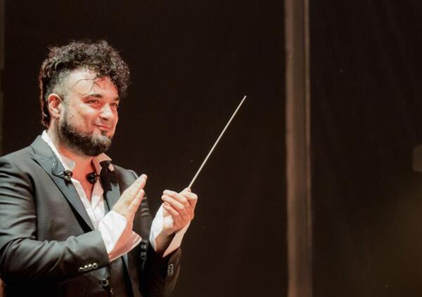 Il direttore d&rsquo;orchestra Enrico Melozzi denuncia la categoria: &ldquo;Se parlo liberamente vengo insultato. &Egrave; per questo che stiamo sprofondando cos&igrave; in basso&rdquo;