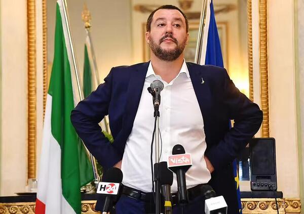 Chi &egrave; Afroditi Latinopaulou? La leader di estrema destra greca invitata da Salvini alla manifestazione della Lega: ex tennista, avvocata europarlamentare antiabortista 