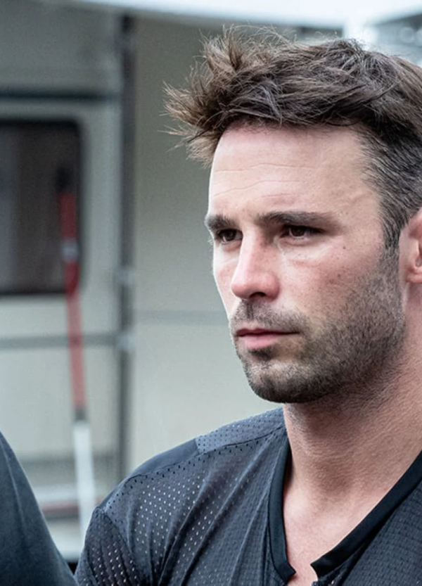 C&rsquo;&egrave; un marchio per motociclisti che si sta facendo pubblicit&agrave; con il canale YouTube di Luca Salvadori