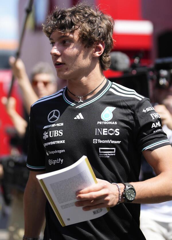 In Italia la Ferrari verr&agrave; schiacciata da Kimi Antonelli nei prossimi anni? &ldquo;Sar&agrave; interessante, pu&ograve; spostare l&rsquo;attenzione&rdquo;. E sul mondiale e la pressione Kimi parla chiaro