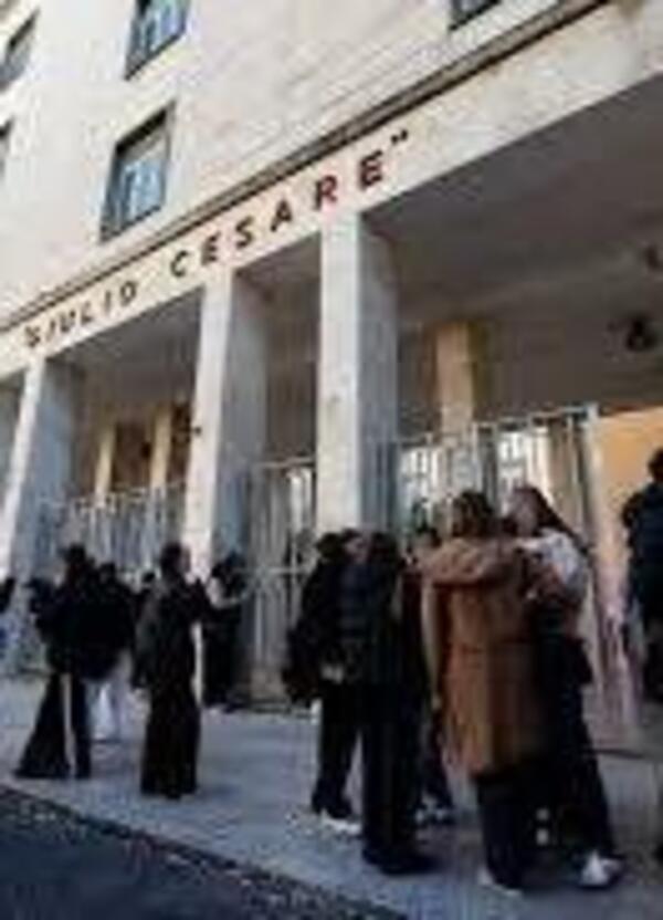 Davvero le &ldquo;liste stupri&rdquo; al liceo sono una moda? Dopo Roma anche Lucca. E una ragazza racconta&hellip;