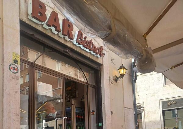 Siamo stati a mangiare al Bar Bistrot di Claudia Conte, l'amante del ministro Piantedosi. La sacralit&agrave; incontra il cappuccino da incubo, le pagnotte radioattive e i maritozzi coatti imbruttiti