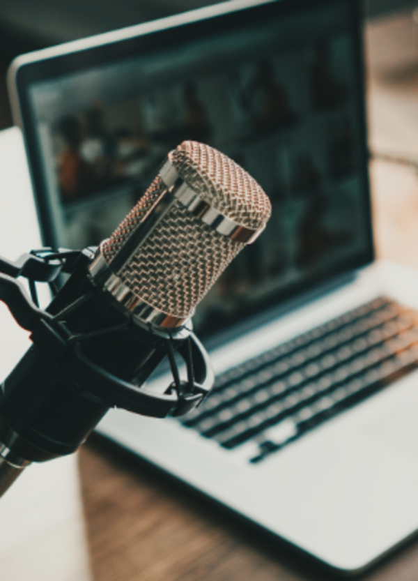 Il grande trasloco: la tv &egrave; morta e i suoi scheletri li trovi nei podcast