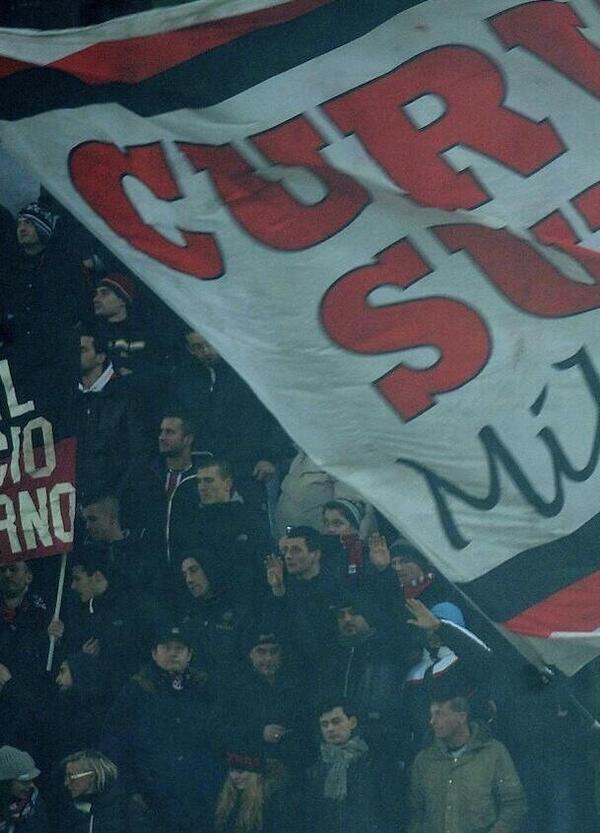 &ldquo;Pacio&rdquo; Pacini attacca il Milan per la rivendita degli abbonamenti: &ldquo;Bagarinaggio legalizzato&rdquo;. E il capo ultras della curva Sud si augura un San Siro (o un teatro) pieno di &ldquo;gobbi&rdquo; contro la Juve