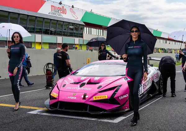 Il primo weekend di Escort Advisor al Mugello nel National GT Challenge? Un successo: due podi, feeling in crescita tra i piloti e tanto spettacolo in pista