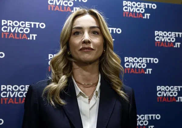A Che Tempo Che Fa Silvia Salis rottama le primarie (e il PD) e provoca Giorgia Meloni: "Non sono riusciti a occuparsi n&eacute; di diritti n&eacute; di industrie e imprese. Il benaltrismo funziona col loro elettorato, non con il popolo italiano"