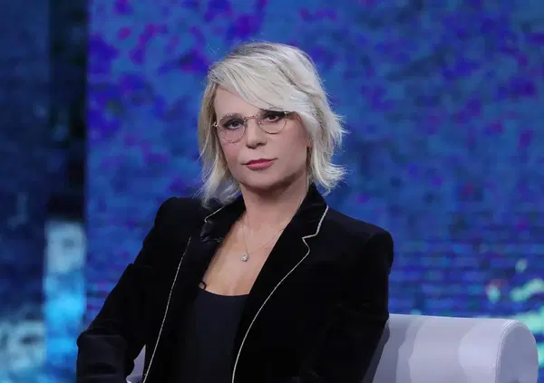 Tutti godono per il calo di ascolti di Maria De Filippi da Amici a C'&egrave; Posta per Te? Signori, la verit&agrave; &egrave; che ha regnato in tv per 25 anni