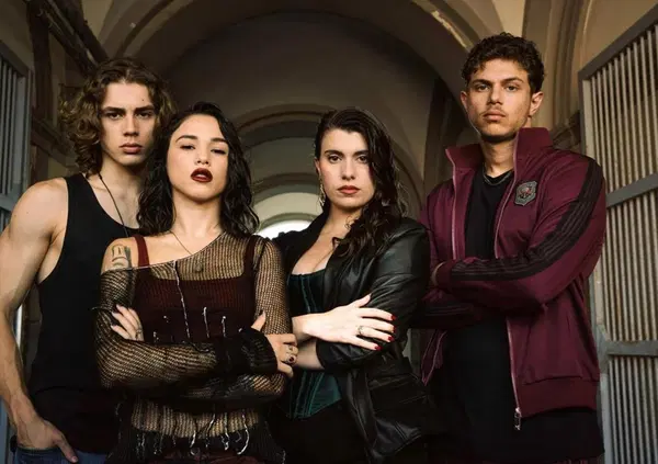 Mare Fuori si &egrave; sgonfiato: la sesta stagione &egrave; iniziata su Rai 2 e nessuno se n'&egrave; accorto. Altro che settima e ottava stagione, mettete fine all'agonia di questa serie