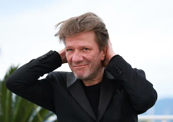 Pierpaolo Capovilla asfalta il concerto del Primo Maggio: &ldquo;Si vergognino, i sindacati, di invitare questi analfabeti funzionali al Concertone. Andatevene tutti in discarica&rdquo;
