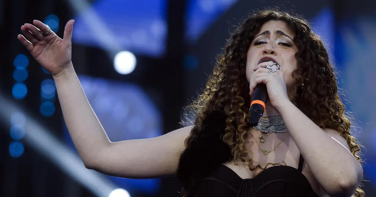 Delia, ma che caz*o dici? La parola “partigiano” in “Bella ciao” è ...