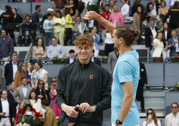 Zverev incorona Sinner dopo averle prese a Madrid, snobba Alcaraz e stila la sua classifica: &ldquo;C'&egrave; un grande gap tra Jannik e tutti gli altri&rdquo;