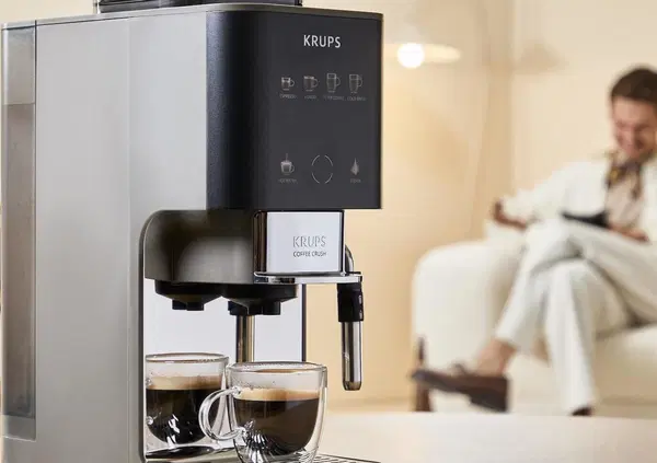 La rivoluzione del Krups Coffee Crush: dal chicco alla tazza, senza capsule n&eacute; sprechi. Ecco tutte le caratteristiche delle macchine, il gusto del caff&egrave; e l&rsquo;attenzione alla sostenibilit&agrave;