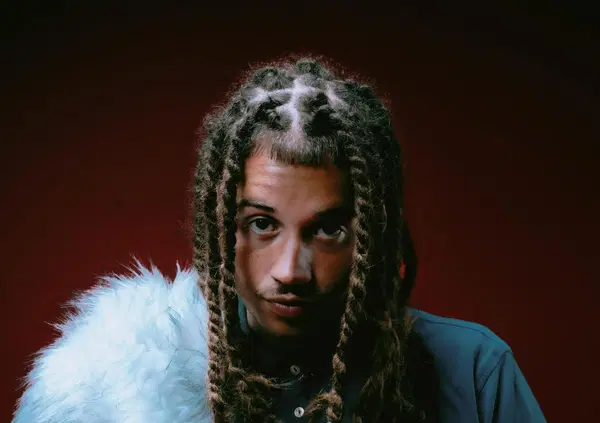 Sayf annuncia il nuovo singolo alla &ldquo;Mr Thunder&rdquo;, ma Salmo lo aveva fatto meglio dieci anni fa