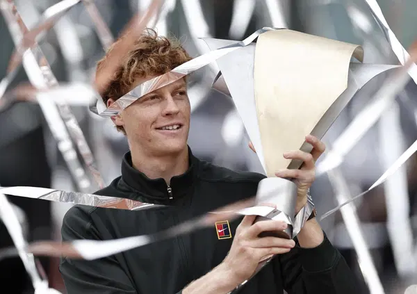 Il Roland Garros ha un montepremi &ldquo;proletario&rdquo;? I tennisti protestano e si scoprono sindacalisti. Ecco il comunicato firmato da Sinner, Alcaraz, Sabalenka...