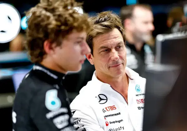 Toto Wolff bacchetta i tifosi italiani su Kimi Antonelli: &ldquo;Il nostro obiettivo &egrave; proteggerlo, sono loro il problema pi&ugrave; grande&rdquo;