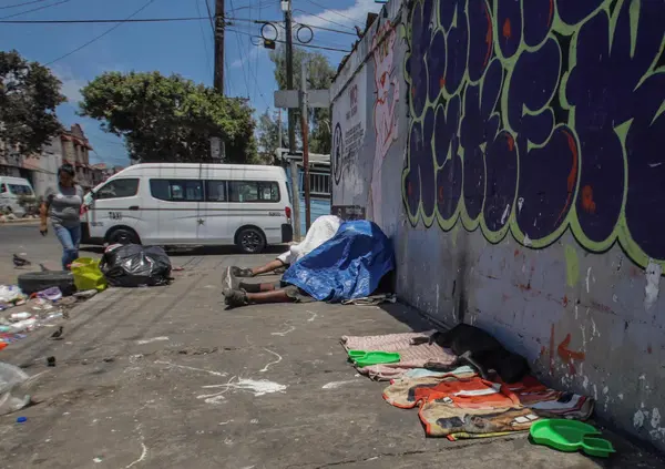 Altro che fentanyl, ecco la guida definitiva alle nuove dipendenze in Usa: dal karom, la droga che arriva dall'Asia, all'ibogaina che attira i veterani dell'esercito. E dietro c'&egrave; un mercato milionario