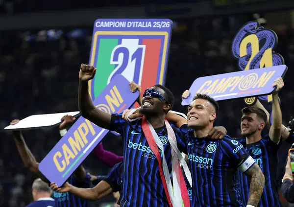 Ma quanto sono fighi gli occhiali di Marcus Thuram? Il simbolo della vittoria dello Scudetto: ecco il modello, quanto costano e tutto quello che dovete sapere