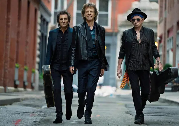 I Rolling Stones hanno un nuovo disco che &egrave; solo marketing? I pezzi sono sciapi ma Mick e Keith sono i veri Avengers