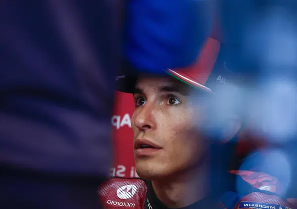 Le strane manovre della Direzione gara a Le Mans per &ldquo;La regola Marc Marquez&rdquo;: prima una disposizione assurda, poi la rettifica