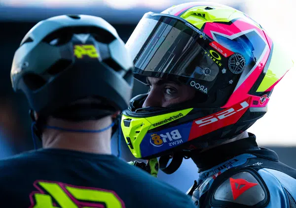 Nel camion con Ferm&iacute;n Aldeguer: &ldquo;Acosta da bambino veniva a casa mia. La GP25? pi&ugrave; difficile della GP24. L&rsquo;infortunio? Dobbiamo sfruttare la vita&rdquo;